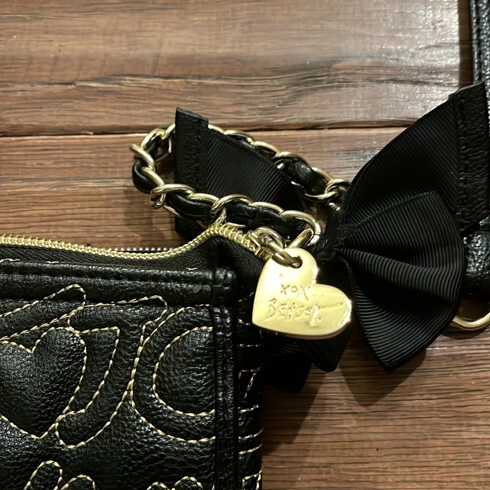 Betsey Johnson Black and Gold Small Purse - Picture 7 of 9